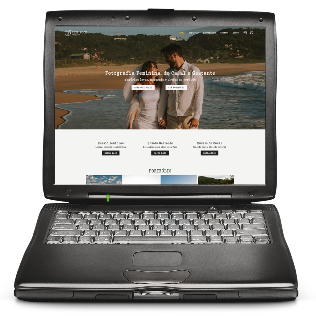 Site exibido em notebook — projeto Fluxxo